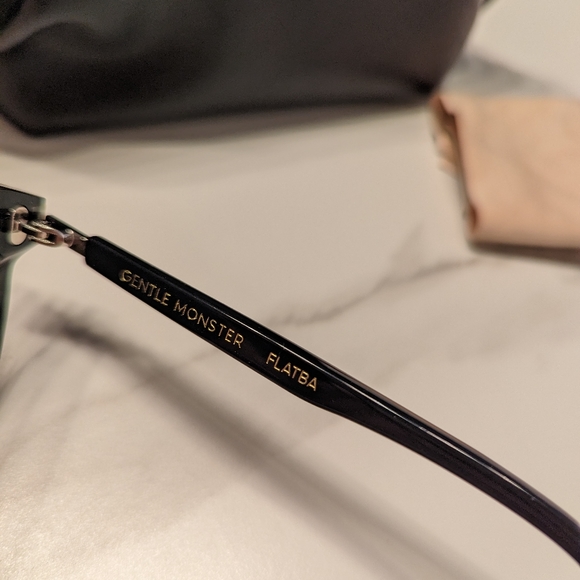 **SOLD** Gentle Monster sunglasses - Six Bears - Picture 4 of 7